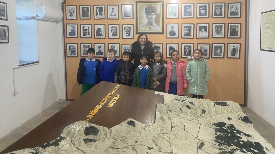 Öğrencilerimiz Atatürk Karargah Evini gezip bilgi edindi